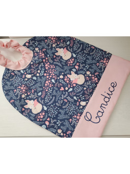 Grande serviette élastiquée petits renards en marine et rose pour maternelle